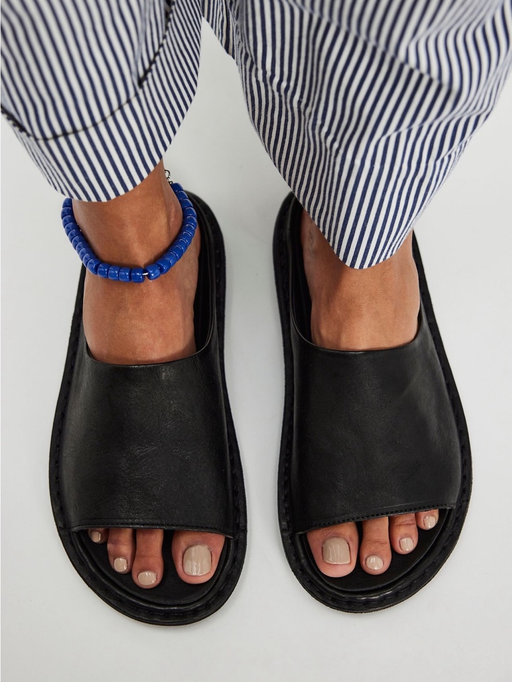 Vibae St Tropez Presto Black Leather Slide Sandals